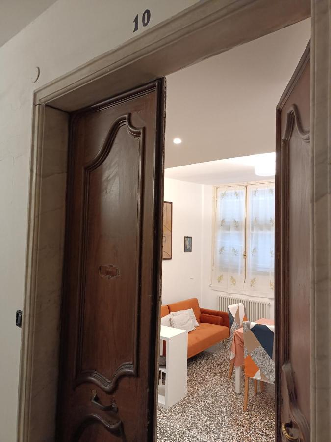 Pinelli Apartment Janov Exteriér fotografie